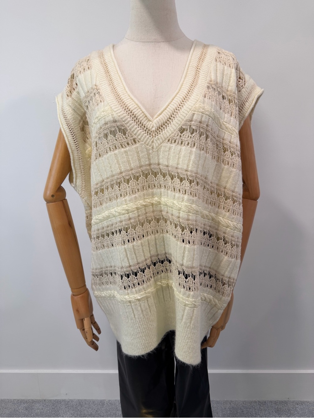 Zara Cream Openwork V-Neck Sweater Vest